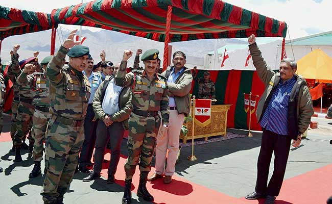 Defence Minister Manohar Parrikar Meets Troops at Siachen Base Camp