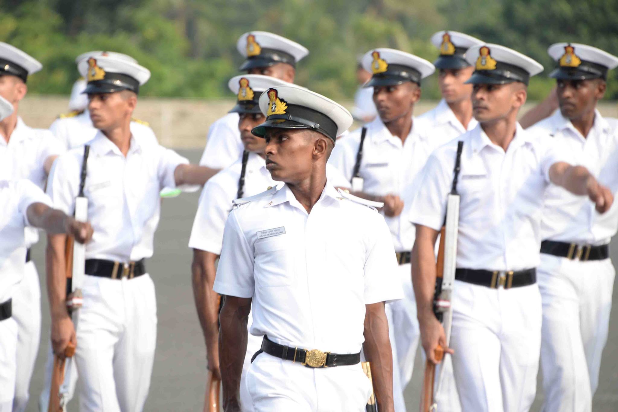 Ship officer. Indian Navy. Форма моряков Индии. Индийские матросы. Фото индийского моряка.