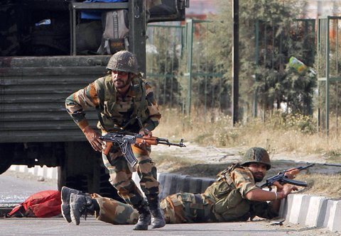 25-Kashmir-firing-IndiaInk-blog480
