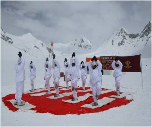 50 Inspirational Pictures Of Indian Soldiers Doing Yoga