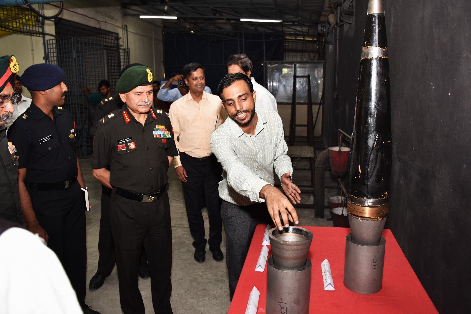 VCOAS Applauds Defence Innovation at IIT Madras, Interacts with Veer ...