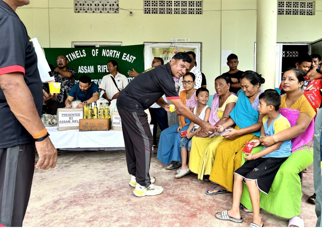 2. ASSAM RIFLES RENDERED HUMANITARIAN ASSISTANCE TO INTERNALY DISPALCED PEOPLE IDPs IN MANIPUR5