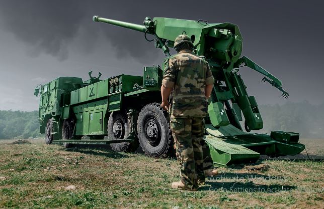 France to Fund 12 Caesar Howitzers for Ukraine Using Russian Assets