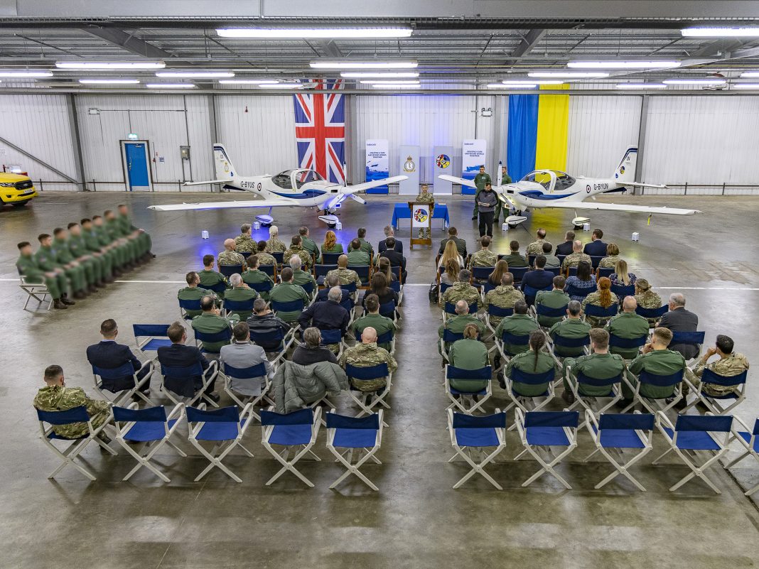 Ukrainian Pilots Finalize Royal Air Force Training for F-16 Operations