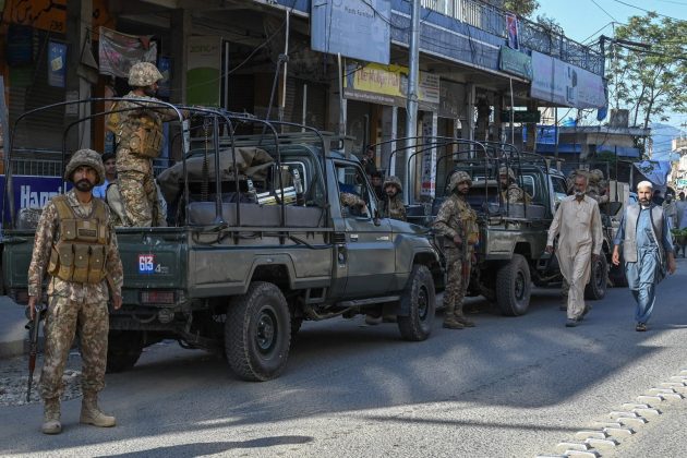 Bombing at Quetta Railway Station Kills 26, Including 14 Soldiers