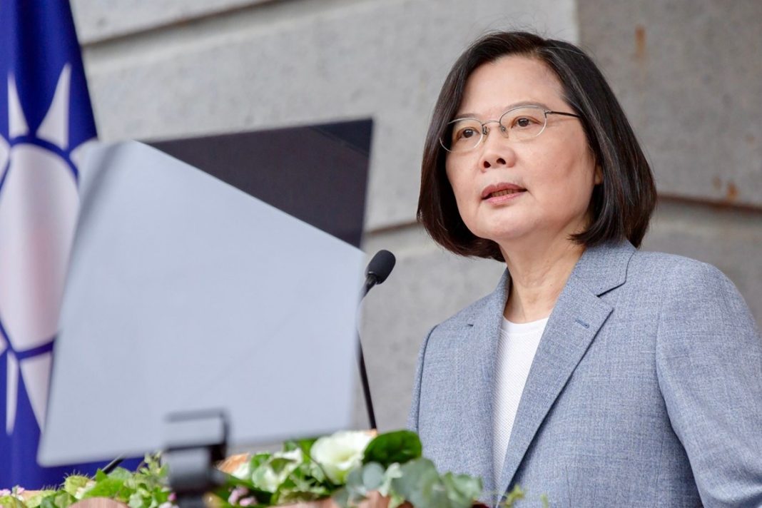 Former Taiwan President Urges US to Prioritize Military Aid to Ukraine Amid Rising Tensions with China