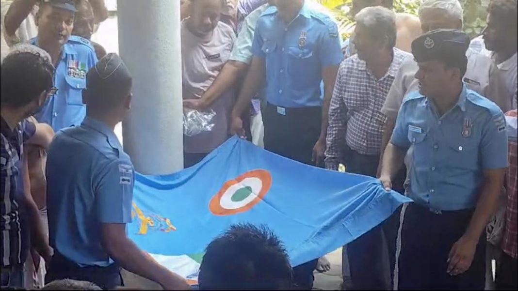 Indian Air Force Personnel Honour Veteran Actor Delhi Ganesh After His Passing