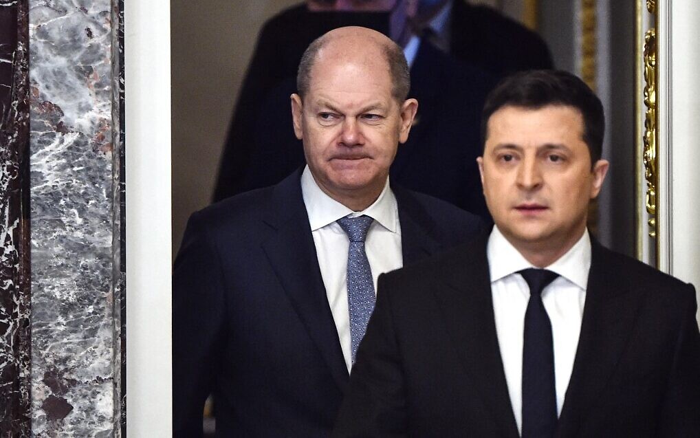 Zelensky Accuses Scholz of Reinforcing Putin's Position Following Phone Call with Kremlin