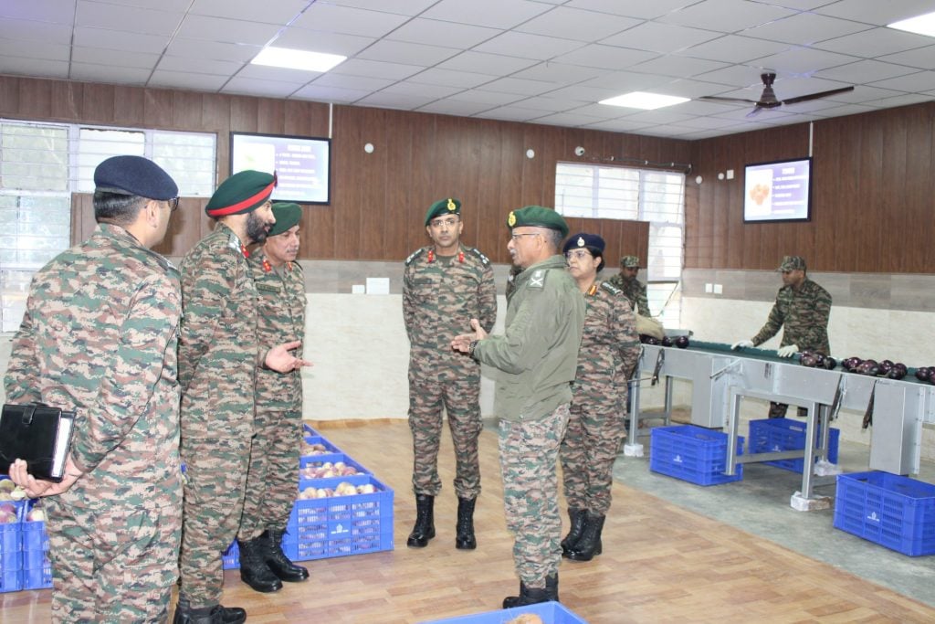 Lt Gen MV Suchindra Kumar Reviews Air Maintenance Operations at HQ Northern Area