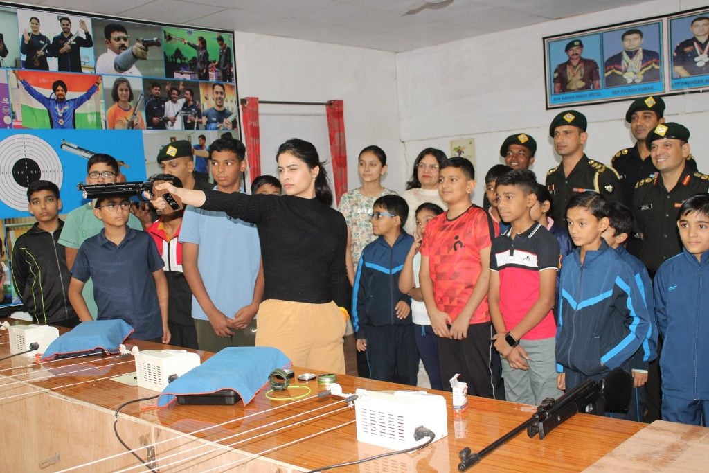 Manu Bhaker Visits Indian Army Bison Division