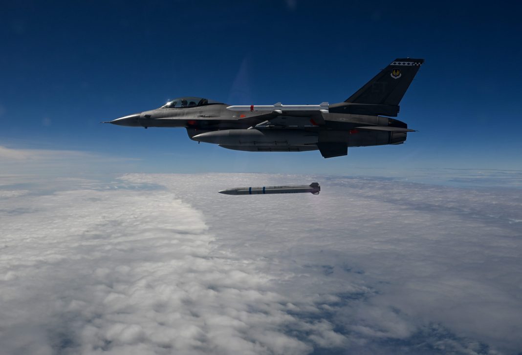 US Air Force Successfully Tests Stand-in Attack Weapon from F-16 Fighting Falcon