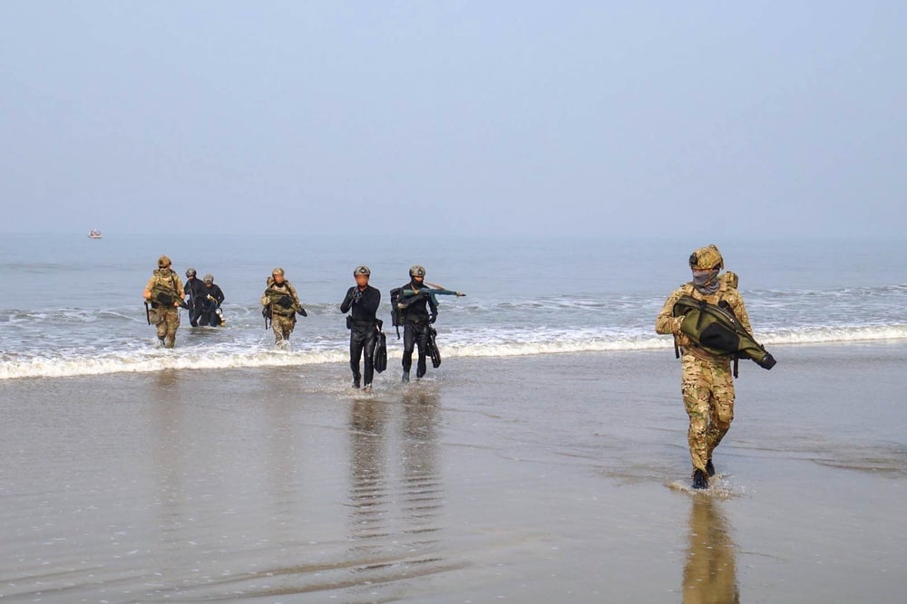 U.S. Navy SEALs Train with Indian MARCOS During Exercise SANGAM 2024